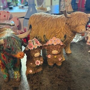Highland Cow Figurine Set with Floral Accents